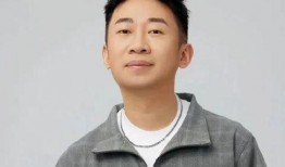 娱乐圈吃瓜男明星是谁啊,揭秘那些被热议的男星幕后故事